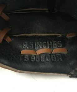 ELEVATESPORTING Adidas TS 9500 Size 9.5