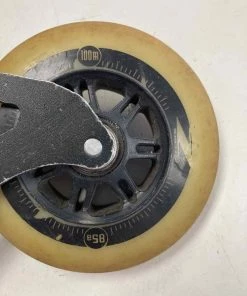 ELEVATESPORTING Luigino Strut Skate Size 3 Used Inline Skates