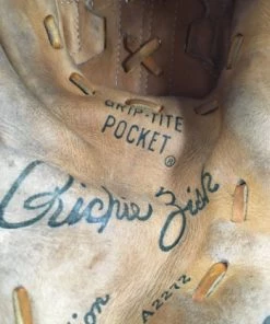 ELEVATESPORTING Wilson Richie Zisk Size 9