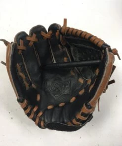 ELEVATESPORTING Adidas TS 9500 Size 9.5