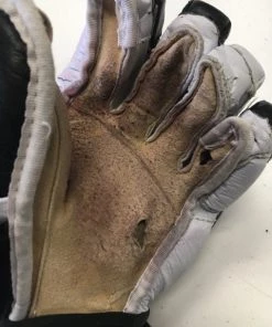 ELEVATESPORTING Used Nike Black/White JR Size 10